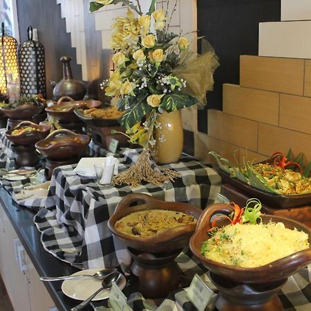 Maxonehotels.Com At Tidar Surabaya Esterno foto