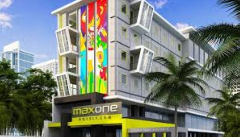 Maxonehotels.Com At Tidar Surabaya Esterno foto