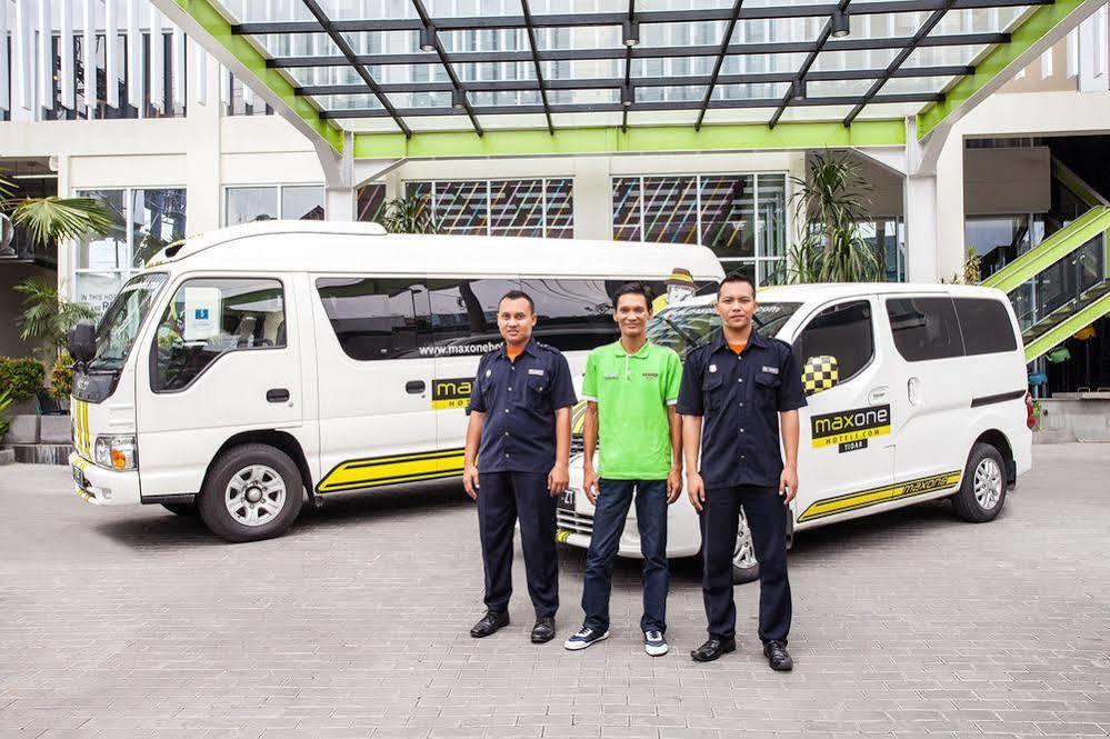 Maxonehotels.Com At Tidar Surabaya Esterno foto