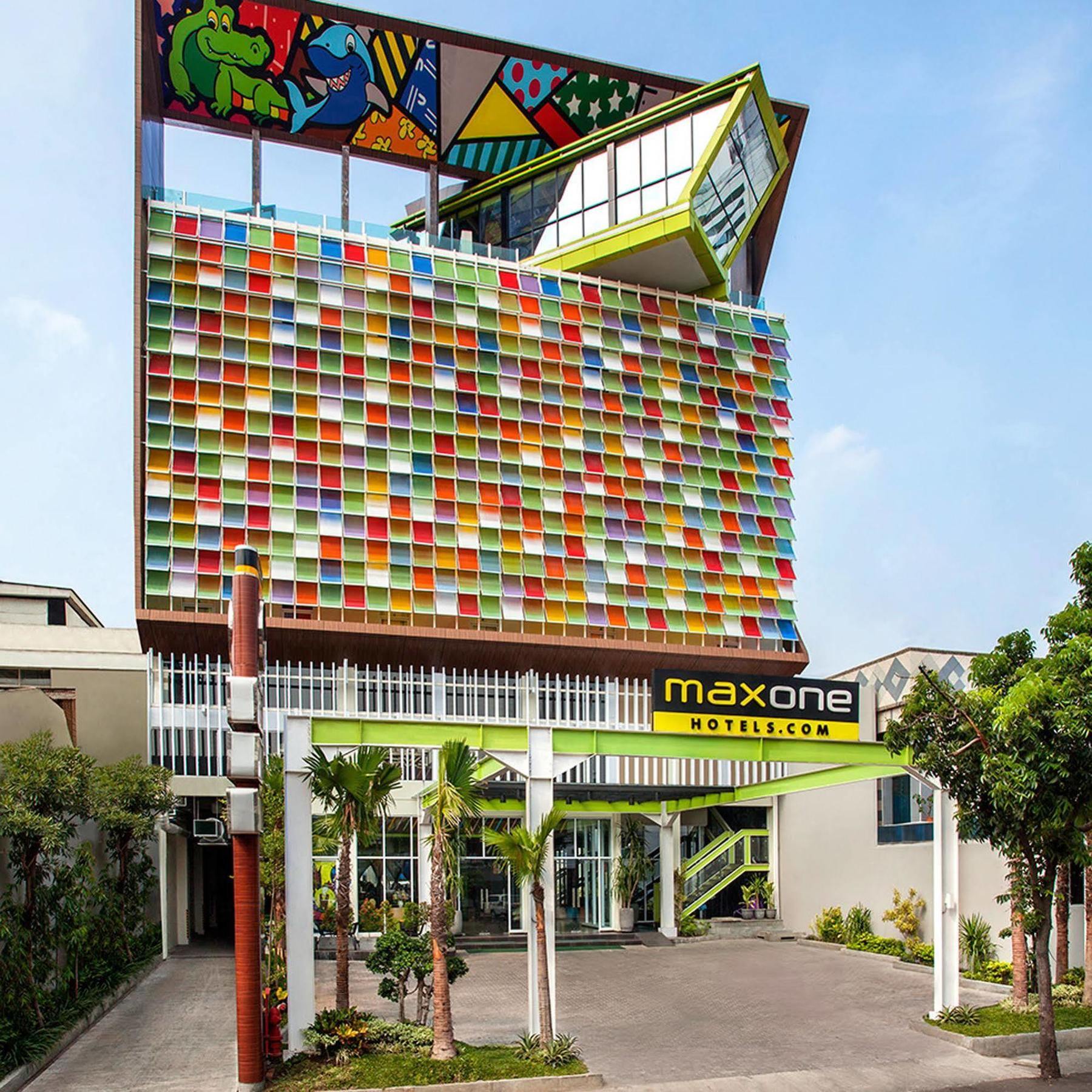 Maxonehotels.Com At Tidar Surabaya Esterno foto