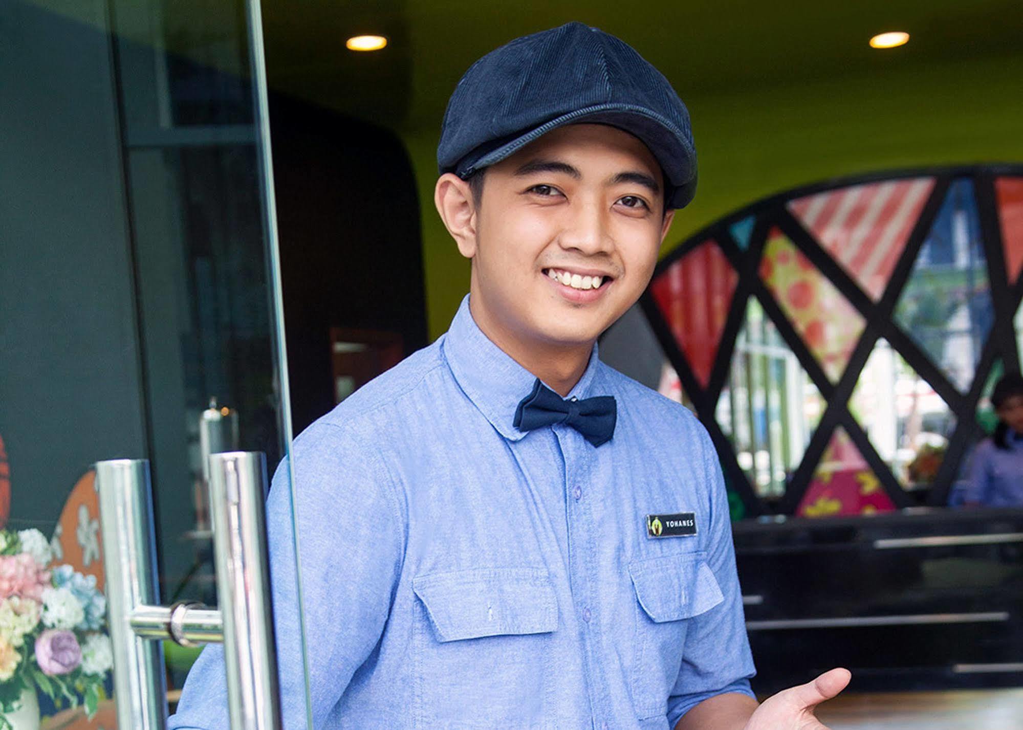 Maxonehotels.Com At Tidar Surabaya Esterno foto