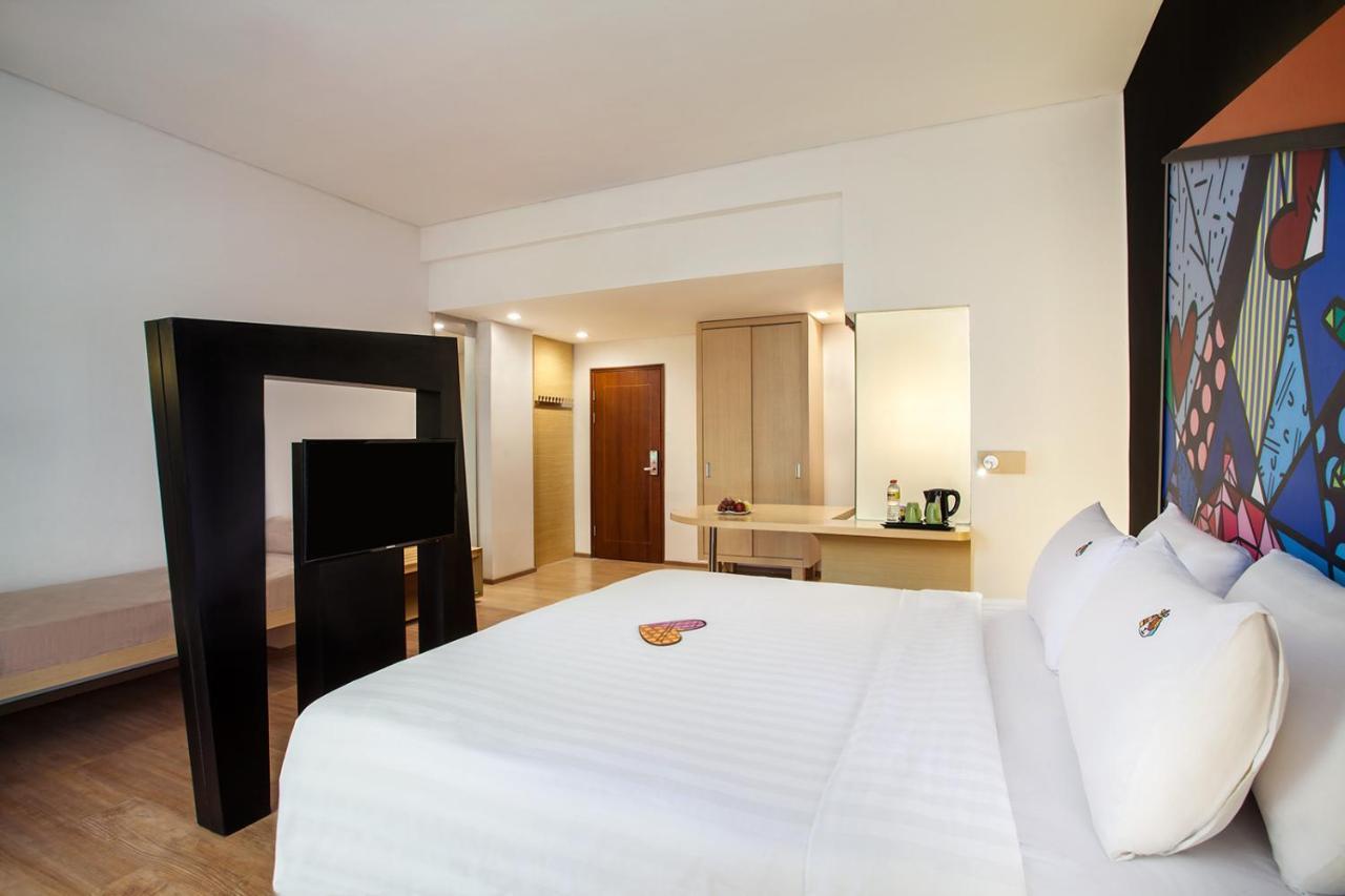 Maxonehotels.Com At Tidar Surabaya Esterno foto