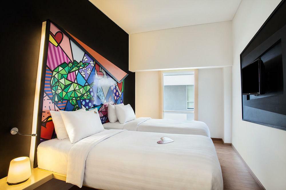 Maxonehotels.Com At Tidar Surabaya Esterno foto
